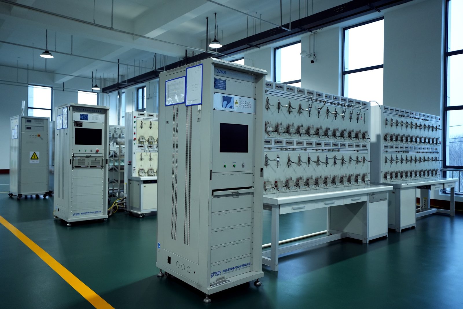 Single-phase meter verification bench